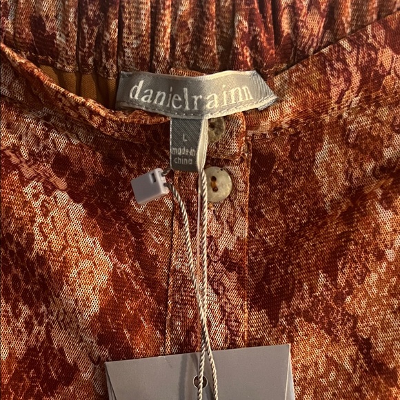 Daniel Rainn Nina Gold Snake Print Skirt - Picture 3 of 8